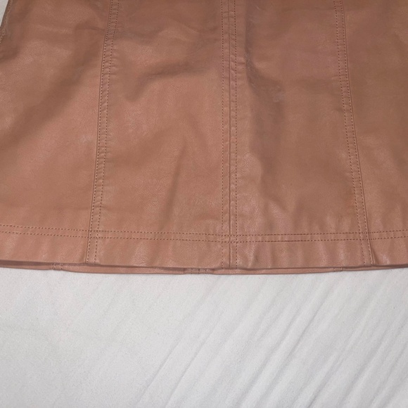 Free people modern vegan suede mini skirt. - Picture 5 of 8